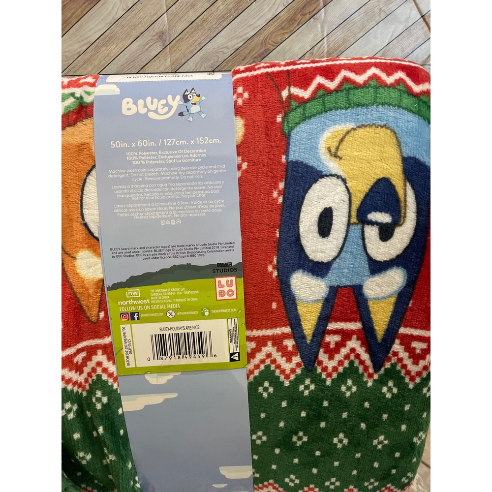 Bluey Christmas Holiday Faux Shearling Throw Blanket 50x60 Red Green - Picture 3 of 3